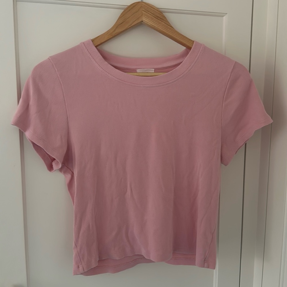 Aritzia Wilfred Free pink ribbed top